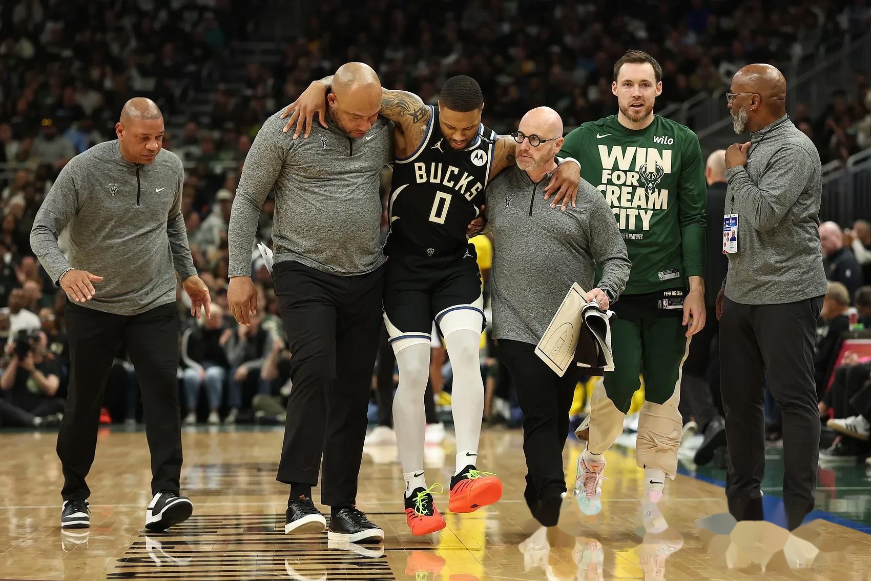 雄鹿队的进攻火力令对手难以招架 雄鹿队的进攻火力令对手难以招架