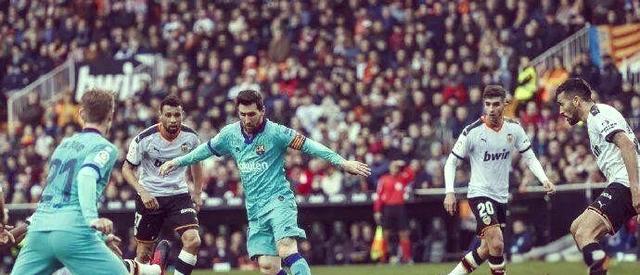 开云足球直播-巴萨意外失利，球迷们心情沮丧的简单介绍