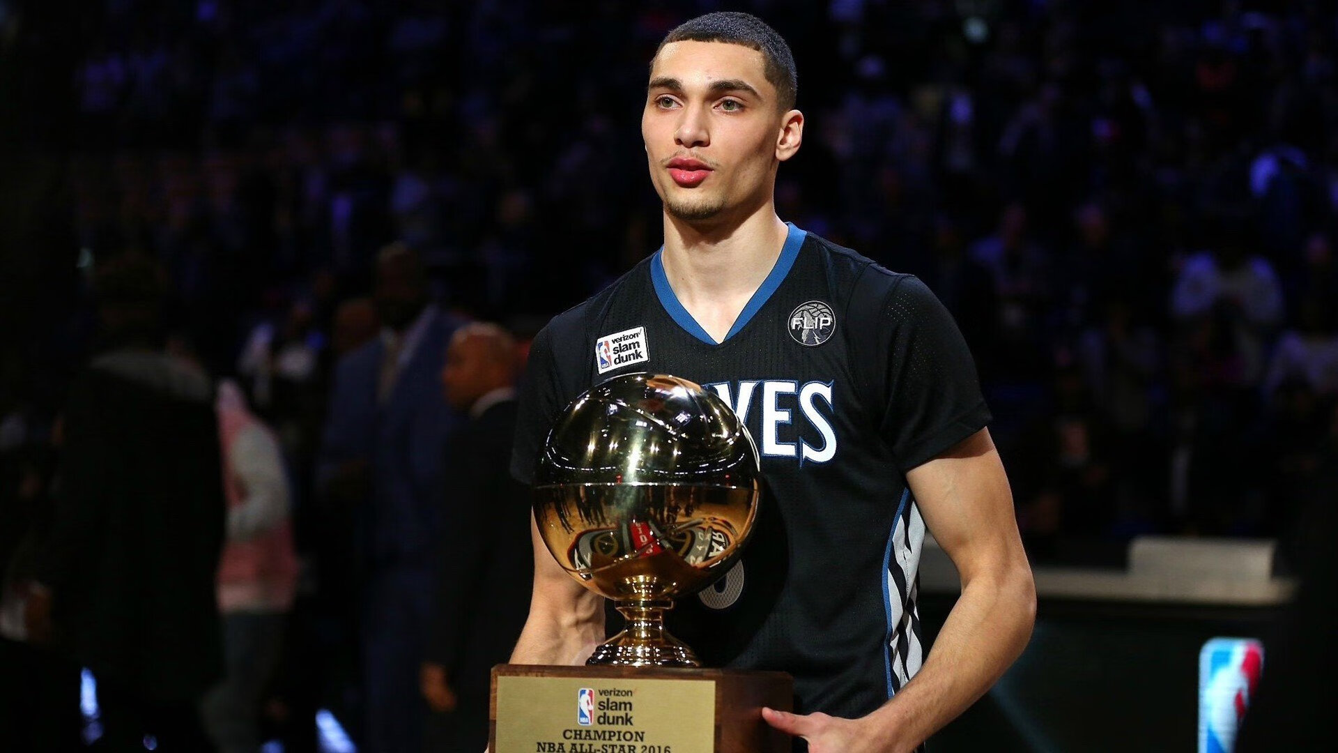 赛道与球场,F1争冠夜的杜兰特里程碑